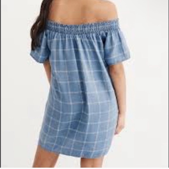 Abercrombie & Fitch Over The Shoulder Chambray Dress - Picture 3 of 6